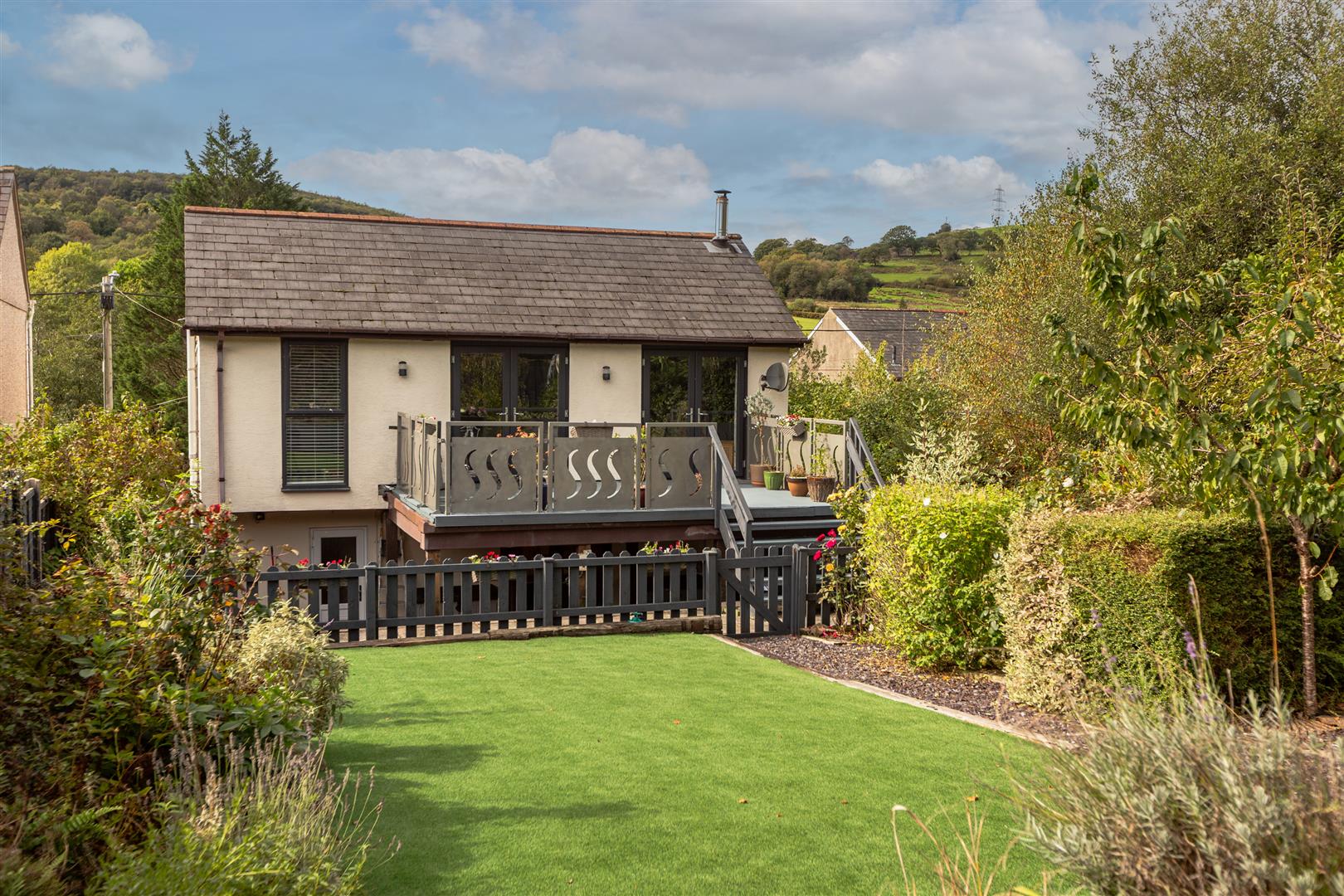 Commercial Road, Pontardawe, Swansea, SA8 4SL